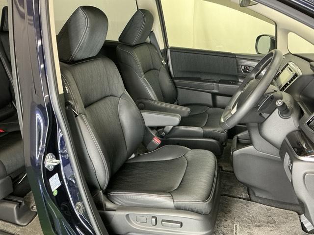 シート表皮は専用のクリーナーできれいにクリーニングしていて清潔に保たれています