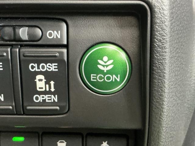 ＥＣＯＮスイッチ操作で燃費が良くなるようエアコンやエンジンなどを総合的に制御します