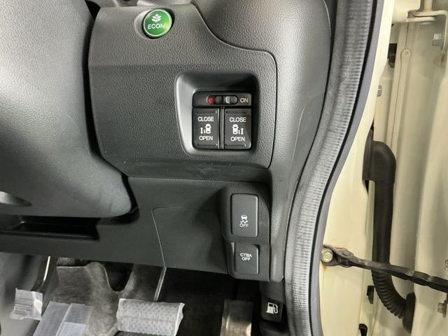 Ｎ－ＢＯＸカスタム ＧターボＳＳパッケージ　ナビ　Ｒカメラ　ブルートゥース　ＥＴＣ　ＥＣＯＮ　Ｂモニター　スマートエントリー　ＶＳＡ　盗難防止システム　ＡＡＣ　オートクルーズコントロール　サイドカーテンエアバック　パワステ　Ｗエアバッグ　ＤＶＤ（24枚目）