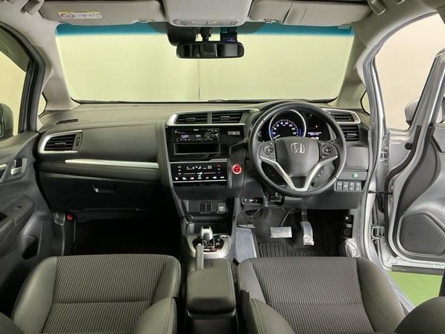 フィットハイブリッド Lホンダセンシング ドラレコ LEDヘッドライト CD ETC 軽減ブレーキ サイドSRS 横滑り防止 ドライブレコーダー パワーステアリング 盗難防止装置 オートクルーズ ABS 助手席エアバッグ パワーウィンドウ(2枚目)