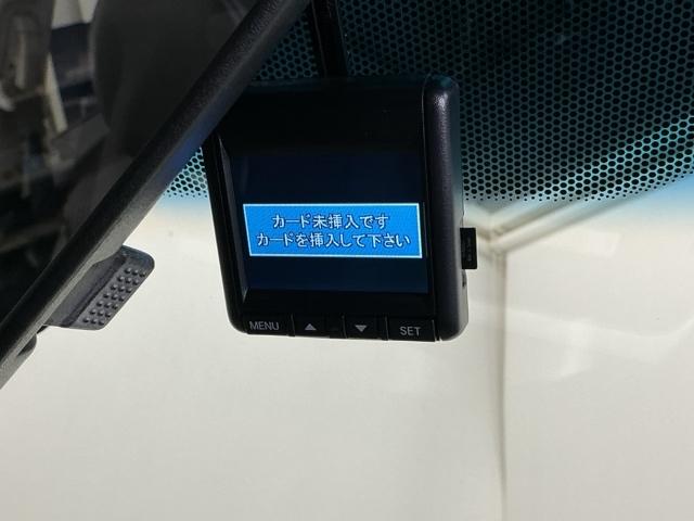 フィットハイブリッド Lホンダセンシング ドラレコ LEDヘッドライト CD ETC 軽減ブレーキ サイドSRS 横滑り防止 ドライブレコーダー パワーステアリング 盗難防止装置 オートクルーズ ABS 助手席エアバッグ パワーウィンドウ(12枚目)