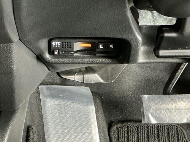フィットハイブリッド Lホンダセンシング ドラレコ LEDヘッドライト CD ETC 軽減ブレーキ サイドSRS 横滑り防止 ドライブレコーダー パワーステアリング 盗難防止装置 オートクルーズ ABS 助手席エアバッグ パワーウィンドウ(14枚目)