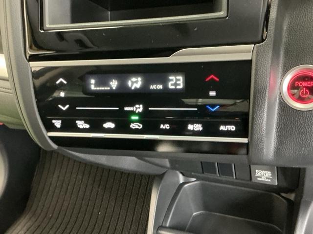 フィットハイブリッド Lホンダセンシング ドラレコ LEDヘッドライト CD ETC 軽減ブレーキ サイドSRS 横滑り防止 ドライブレコーダー パワーステアリング 盗難防止装置 オートクルーズ ABS 助手席エアバッグ パワーウィンドウ(15枚目)
