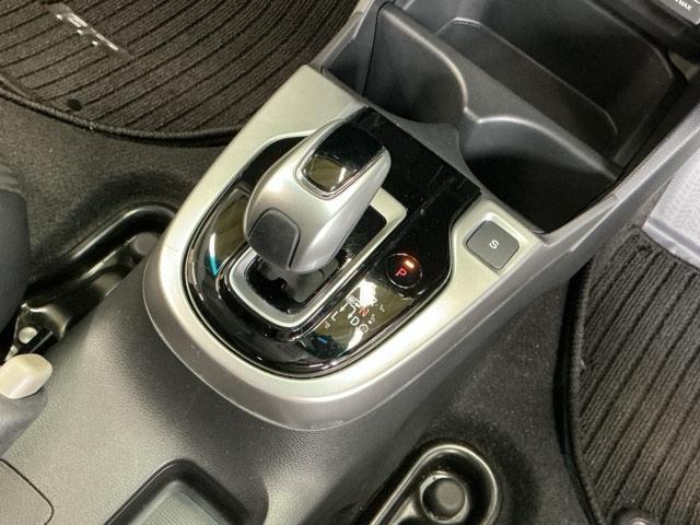 フィットハイブリッド Lホンダセンシング ドラレコ LEDヘッドライト CD ETC 軽減ブレーキ サイドSRS 横滑り防止 ドライブレコーダー パワーステアリング 盗難防止装置 オートクルーズ ABS 助手席エアバッグ パワーウィンドウ(16枚目)