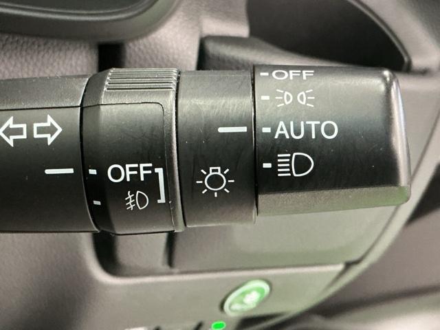 フィットハイブリッド Lホンダセンシング ドラレコ LEDヘッドライト CD ETC 軽減ブレーキ サイドSRS 横滑り防止 ドライブレコーダー パワーステアリング 盗難防止装置 オートクルーズ ABS 助手席エアバッグ パワーウィンドウ(22枚目)