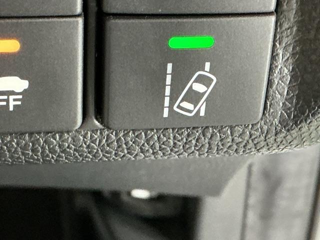フィットハイブリッド Lホンダセンシング ドラレコ LEDヘッドライト CD ETC 軽減ブレーキ サイドSRS 横滑り防止 ドライブレコーダー パワーステアリング 盗難防止装置 オートクルーズ ABS 助手席エアバッグ パワーウィンドウ(24枚目)