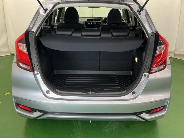 フィットハイブリッド Lホンダセンシング ドラレコ LEDヘッドライト CD ETC 軽減ブレーキ サイドSRS 横滑り防止 ドライブレコーダー パワーステアリング 盗難防止装置 オートクルーズ ABS 助手席エアバッグ パワーウィンドウ(28枚目)