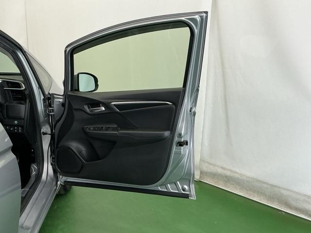 フィットハイブリッド Lホンダセンシング ドラレコ LEDヘッドライト CD ETC 軽減ブレーキ サイドSRS 横滑り防止 ドライブレコーダー パワーステアリング 盗難防止装置 オートクルーズ ABS 助手席エアバッグ パワーウィンドウ(61枚目)