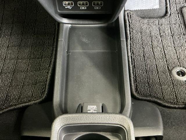 Ｎ－ＯＮＥ プレミアムツアラー　ディスプレイオーディオ　Ｒカメラ　ＴＶ　Ｐセンサー　ターボエンジン　カーテンエアバック　記録簿　ＬＥＤランプ　クルコン　前席シートヒーター　イモビ　Ｗエアバッグ　フルオートエアコン　エアバック　ＡＢＳ（61枚目）