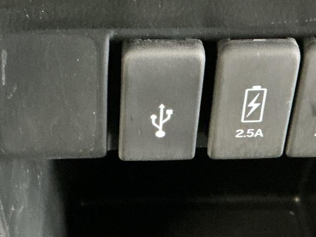 N-ONE プレミアム あんしんパッケージ HID ETC クルコン 運転席エアバック 横滑防止 イモビライザー 助手席エアバック パワーステ フルオートエアコン スマ-トキ- キーレス サイドエアバック ABS 記録簿(16枚目)