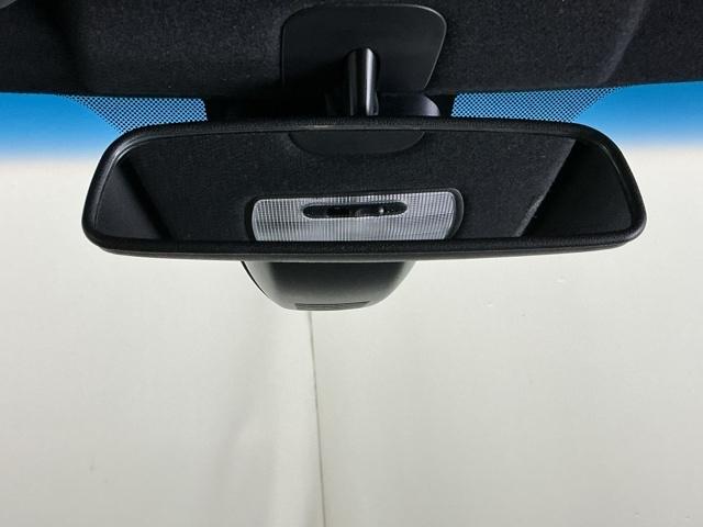 N-ONE プレミアム あんしんパッケージ HID ETC クルコン 運転席エアバック 横滑防止 イモビライザー 助手席エアバック パワーステ フルオートエアコン スマ-トキ- キーレス サイドエアバック ABS 記録簿(64枚目)