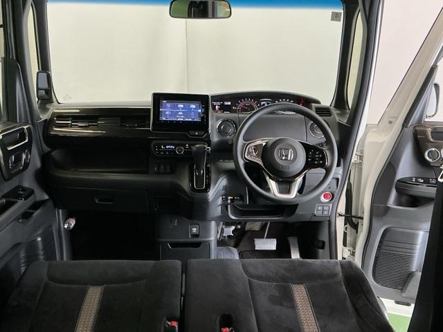 N-BOXカスタム G・Lホンダセンシング ナビ Rカメラ ブルートゥース フルセグ 地デジTV 整備記録簿 助手席エアバッグ キーレス アイドリングST セキュリティーアラーム スマ-トキ- リアカメラ ETC 前車追従機能 サイドエアバッグ(2枚目)