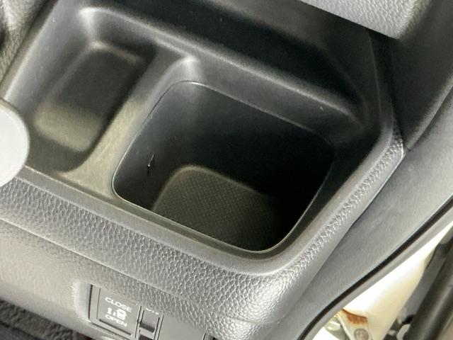 N-BOXカスタム G・Lホンダセンシング ナビ Rカメラ ブルートゥース フルセグ 地デジTV 整備記録簿 助手席エアバッグ キーレス アイドリングST セキュリティーアラーム スマ-トキ- リアカメラ ETC 前車追従機能 サイドエアバッグ(16枚目)