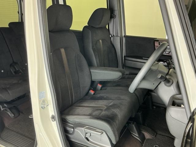 N-BOXカスタム G・Lホンダセンシング ナビ Rカメラ ブルートゥース フルセグ 地デジTV 整備記録簿 助手席エアバッグ キーレス アイドリングST セキュリティーアラーム スマ-トキ- リアカメラ ETC 前車追従機能 サイドエアバッグ(19枚目)