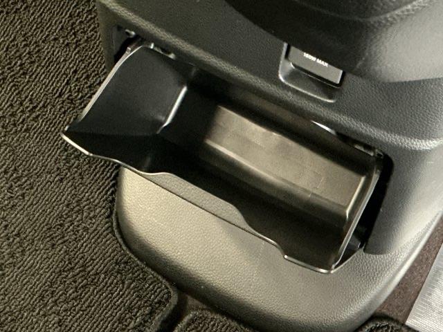 N-BOXカスタム G・Lホンダセンシング ナビ Rカメラ ブルートゥース フルセグ 地デジTV 整備記録簿 助手席エアバッグ キーレス アイドリングST セキュリティーアラーム スマ-トキ- リアカメラ ETC 前車追従機能 サイドエアバッグ(51枚目)