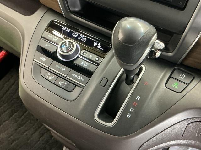 フリード G・ホンダセンシング ドラレコ ナビ Rカメラ ブルートゥース Fセグ 追突被害軽減ブレーキ iストップ Wエアバッグ パワーウィンドウ アクティブクルーズコントロール スマートキ カラーバックモニター 整備点検記録簿(17枚目)