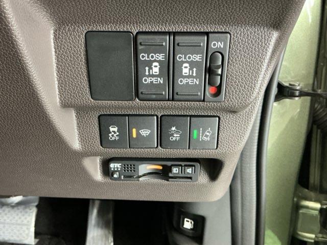 フリード G・ホンダセンシング ドラレコ ナビ Rカメラ ブルートゥース Fセグ 追突被害軽減ブレーキ iストップ Wエアバッグ パワーウィンドウ アクティブクルーズコントロール スマートキ カラーバックモニター 整備点検記録簿(29枚目)