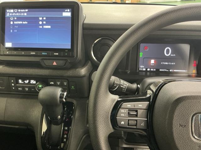 Ｎ－ＢＯＸカスタム ベースグレード　ドラレコ　ナビ　Ｒカメラ　ブルートゥース　ＵＳＢ接続　ＣＭＢＳ　Ｄレコ　ベンチシート　オートエアコン　スマートキ　ＬＥＤ　盗難防止装置　クルコン　ＥＴＣ　バックカメラ　フルセグＴＶ　パワーステアリング（3枚目）