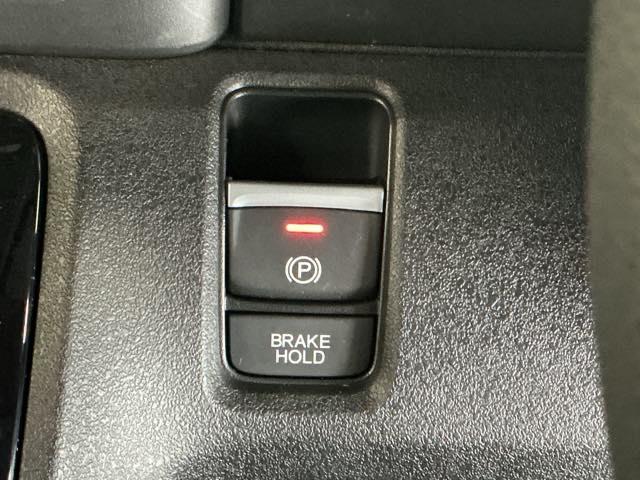 Ｎ－ＢＯＸカスタム ベースグレード　ドラレコ　ナビ　Ｒカメラ　ブルートゥース　ＵＳＢ接続　ＣＭＢＳ　Ｄレコ　ベンチシート　オートエアコン　スマートキ　ＬＥＤ　盗難防止装置　クルコン　ＥＴＣ　バックカメラ　フルセグＴＶ　パワーステアリング（18枚目）