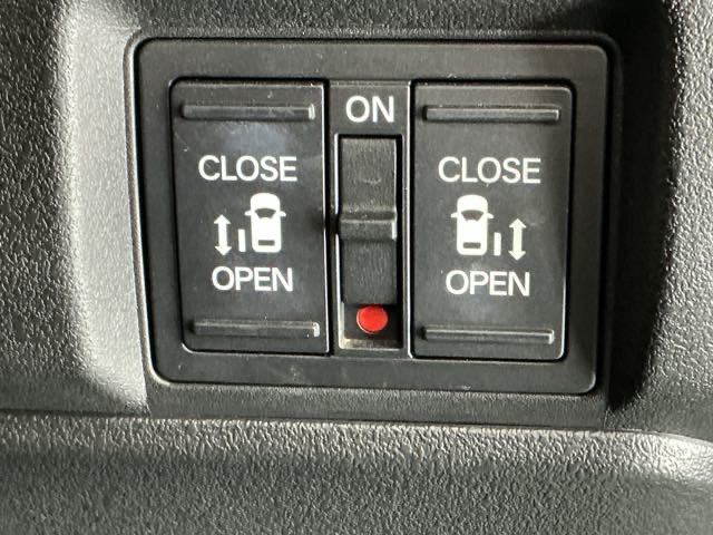 Ｎ－ＢＯＸカスタム ベースグレード　ドラレコ　ナビ　Ｒカメラ　ブルートゥース　Ｗ電動ドア　ＵＳＢ接続　ＣＭＢＳ　Ｄレコ　ベンチシート　オートエアコン　スマートキ　ＬＥＤ　盗難防止装置　クルコン　バックカメラ　フルセグＴＶ　エアバッグ（27枚目）