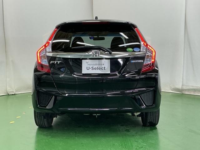 フィットハイブリッド Fパッケージ ナビ Rカメラ ブルートゥース TV CD 盗難警報装置 記録簿有り AUTOエアコン 助手席エアバック ECON ETC付き リヤカメラ ABS付 横滑り防止システム キーレスエントリー ワンセグ(9枚目)