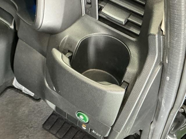 フィットハイブリッド Fパッケージ ナビ Rカメラ ブルートゥース TV CD 盗難警報装置 記録簿有り AUTOエアコン 助手席エアバック ECON ETC付き リヤカメラ ABS付 横滑り防止システム キーレスエントリー ワンセグ(16枚目)