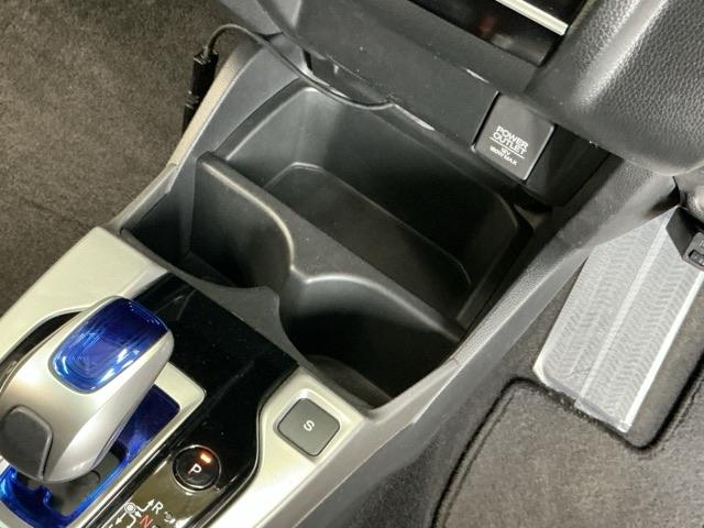 フィットハイブリッド Fパッケージ ナビ Rカメラ ブルートゥース TV CD 盗難警報装置 記録簿有り AUTOエアコン 助手席エアバック ECON ETC付き リヤカメラ ABS付 横滑り防止システム キーレスエントリー ワンセグ(46枚目)