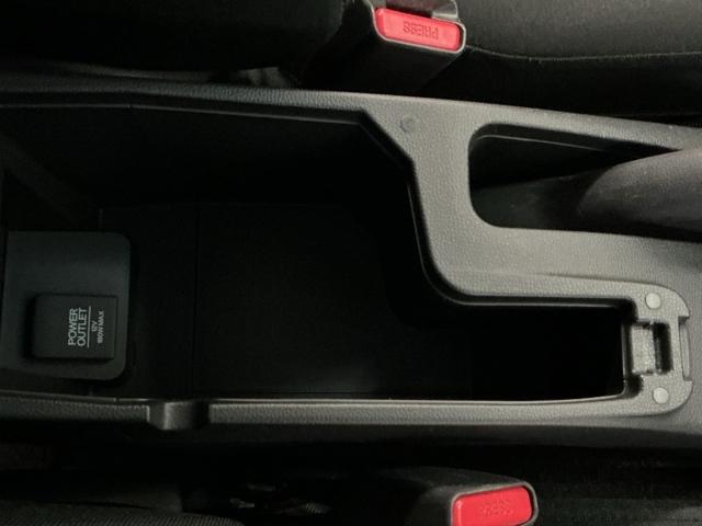 フィットハイブリッド Fパッケージ ナビ Rカメラ ブルートゥース TV CD 盗難警報装置 記録簿有り AUTOエアコン 助手席エアバック ECON ETC付き リヤカメラ ABS付 横滑り防止システム キーレスエントリー ワンセグ(47枚目)