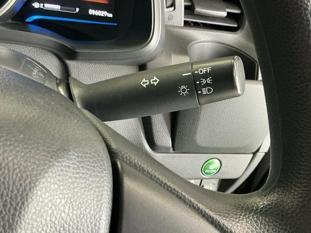 フィットハイブリッド Fパッケージ ナビ Rカメラ ブルートゥース TV CD 盗難警報装置 記録簿有り AUTOエアコン 助手席エアバック ECON ETC付き リヤカメラ ABS付 横滑り防止システム キーレスエントリー ワンセグ(60枚目)