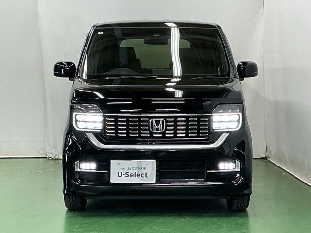 �k�d�c�w�b�h���C�g�𑕔����Ă��܂��B�k�d�c�w�b�h���C�g�͂ƂĂ����邭�A�J�̓����ԑ��s�����S�E���S�ł��B�I�[�g���C�g�R���g���[���t���Ŏ��̖͂��邳�ɉ����Ď����œ_���E�������܂�