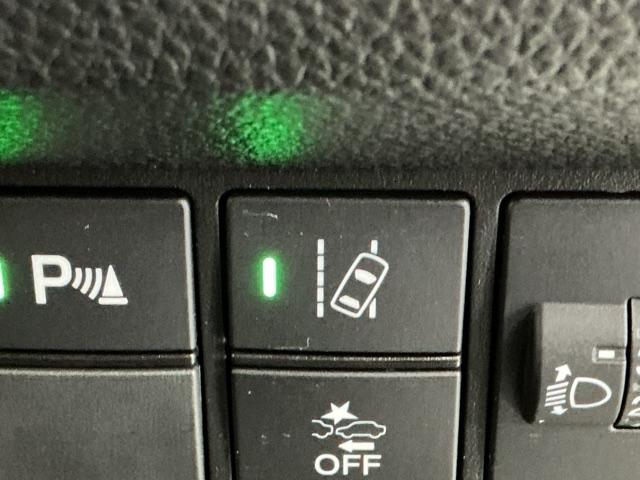 �H�O��E�}���@�\�͎Ԃ��Ԑ�����͂ݏo�������ȂƂ��ɎԐ����ɖ߂��悤�Ƀh���C�o�[�ւ��m�点���܂�