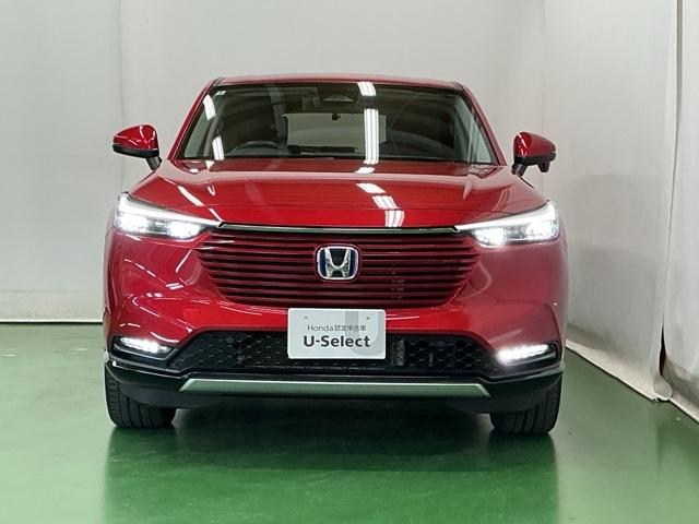 ヴェゼル ｅ：ＨＥＶＺ　ナビ　Ｒカメラ　ブルートゥース　フルセグＴＶ　衝突回避支援ブレーキ機能　スマキ　Ｐトランク　フルオートエアコン　エアバッグ　両席エアバック　記録簿付　パワーウィンドウ　ＬＥＤランプ　ソナー　クルーズＣ（6枚目）