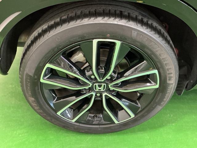 ヴェゼル ｅ：ＨＥＶＺ　ナビ　Ｒカメラ　ブルートゥース　フルセグＴＶ　衝突回避支援ブレーキ機能　スマキ　Ｐトランク　フルオートエアコン　エアバッグ　両席エアバック　記録簿付　パワーウィンドウ　ＬＥＤランプ　ソナー　クルーズＣ（33枚目）