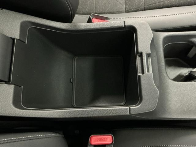 ヴェゼル ｅ：ＨＥＶＺ　ナビ　Ｒカメラ　ブルートゥース　フルセグＴＶ　衝突回避支援ブレーキ機能　スマキ　Ｐトランク　フルオートエアコン　エアバッグ　両席エアバック　記録簿付　パワーウィンドウ　ＬＥＤランプ　ソナー　クルーズＣ（47枚目）