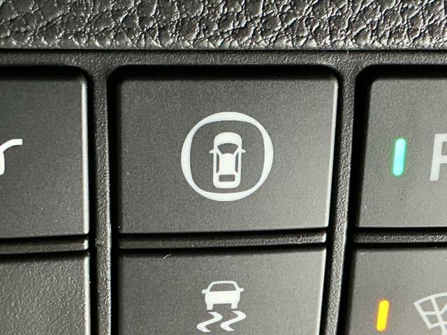 ヴェゼル ｅ：ＨＥＶＺ　ナビ　Ｒカメラ　ブルートゥース　フルセグＴＶ　衝突回避支援ブレーキ機能　スマキ　Ｐトランク　フルオートエアコン　エアバッグ　両席エアバック　記録簿付　パワーウィンドウ　ＬＥＤランプ　ソナー　クルーズＣ（48枚目）