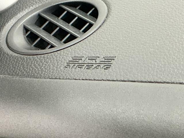 ヴェゼル ｅ：ＨＥＶＺ　ナビ　Ｒカメラ　ブルートゥース　フルセグＴＶ　衝突回避支援ブレーキ機能　スマキ　Ｐトランク　フルオートエアコン　エアバッグ　両席エアバック　記録簿付　パワーウィンドウ　ＬＥＤランプ　ソナー　クルーズＣ（52枚目）