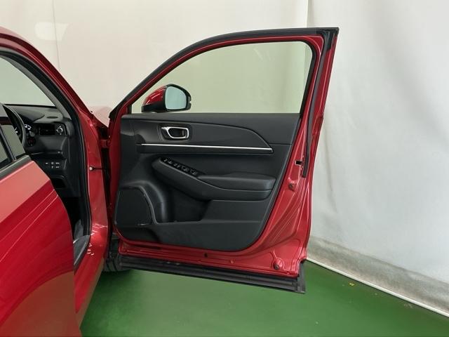 ヴェゼル ｅ：ＨＥＶＺ　ナビ　Ｒカメラ　ブルートゥース　フルセグＴＶ　衝突回避支援ブレーキ機能　スマキ　Ｐトランク　フルオートエアコン　エアバッグ　両席エアバック　記録簿付　パワーウィンドウ　ＬＥＤランプ　ソナー　クルーズＣ（60枚目）