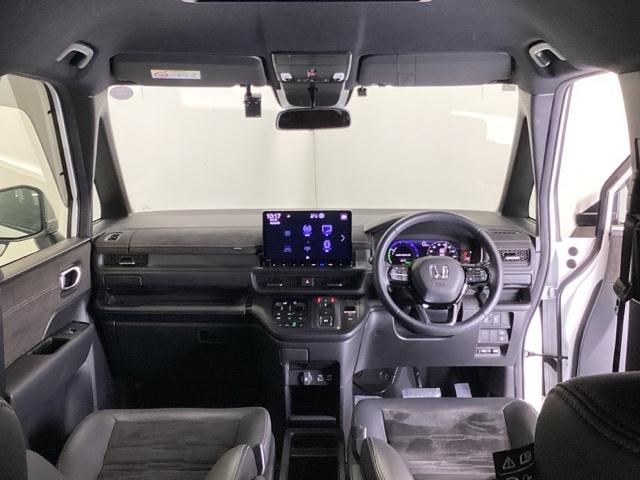 ステップワゴン ｅ：ＨＥＶスパーダプレミアムライン　ナビ　Ｒカメラ　後席モニター　フルセグＴＶ　マルチカメラ　Ｐテールゲート　両側自動ドア　Ｆセグ　ＵＳＢ接続　クリアランスソナ　クルーズＣ　助手席エアバッグ　スマートＫ　シ－トヒ－タ－　ＤＶＤ再生（2枚目）