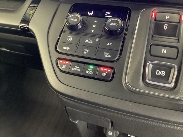 ステップワゴン ｅ：ＨＥＶスパーダプレミアムライン　ナビ　Ｒカメラ　後席モニター　フルセグＴＶ　マルチカメラ　Ｐテールゲート　両側自動ドア　Ｆセグ　ＵＳＢ接続　クリアランスソナ　クルーズＣ　助手席エアバッグ　スマートＫ　シ－トヒ－タ－　ＤＶＤ再生（21枚目）