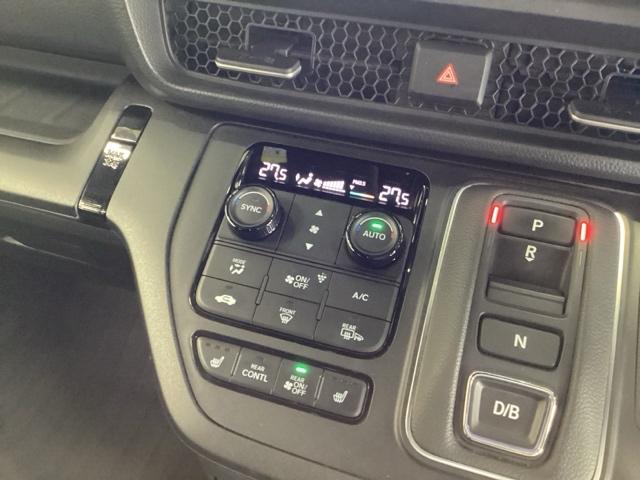 ステップワゴン ｅ：ＨＥＶスパーダプレミアムライン　ナビ　Ｒカメラ　後席モニター　フルセグＴＶ　マルチカメラ　Ｐテールゲート　両側自動ドア　Ｆセグ　ＵＳＢ接続　クリアランスソナ　クルーズＣ　助手席エアバッグ　スマートＫ　シ－トヒ－タ－　ＤＶＤ再生（22枚目）