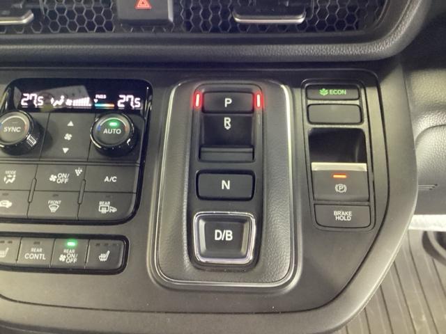 ステップワゴン ｅ：ＨＥＶスパーダプレミアムライン　ナビ　Ｒカメラ　後席モニター　フルセグＴＶ　マルチカメラ　Ｐテールゲート　両側自動ドア　Ｆセグ　ＵＳＢ接続　クリアランスソナ　クルーズＣ　助手席エアバッグ　スマートＫ　シ－トヒ－タ－　ＤＶＤ再生（23枚目）