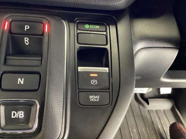 ステップワゴン ｅ：ＨＥＶスパーダプレミアムライン　ナビ　Ｒカメラ　後席モニター　フルセグＴＶ　マルチカメラ　Ｐテールゲート　両側自動ドア　Ｆセグ　ＵＳＢ接続　クリアランスソナ　クルーズＣ　助手席エアバッグ　スマートＫ　シ－トヒ－タ－　ＤＶＤ再生（24枚目）