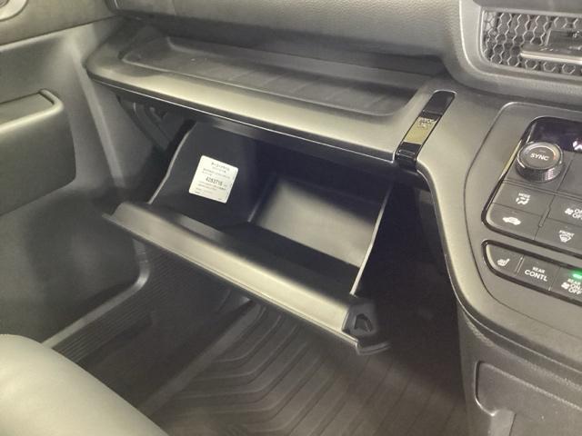 ステップワゴン ｅ：ＨＥＶスパーダプレミアムライン　ナビ　Ｒカメラ　後席モニター　フルセグＴＶ　マルチカメラ　Ｐテールゲート　両側自動ドア　Ｆセグ　ＵＳＢ接続　クリアランスソナ　クルーズＣ　助手席エアバッグ　スマートＫ　シ－トヒ－タ－　ＤＶＤ再生（60枚目）