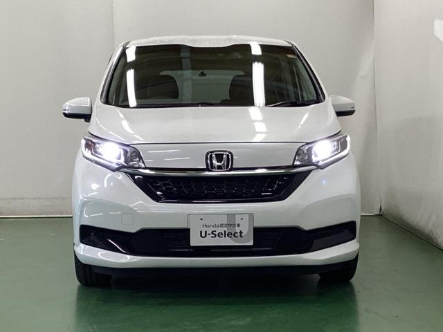 フリードハイブリッド ハイブリッド・Ｇホンダセンシング　ドラレコ　ナビ　Ｒカメラ　ブルートゥース　軽減ブレーキ　キーフリーシステム　記録簿　ＤＶＤ再生可能　ＥＣＯＮ　後カメラ　Ａクルーズ　地デジフルセグＴＶ　ＬＥＤヘッドランプ　シートＨ　横滑防止　ＵＳＢ（6枚目）
