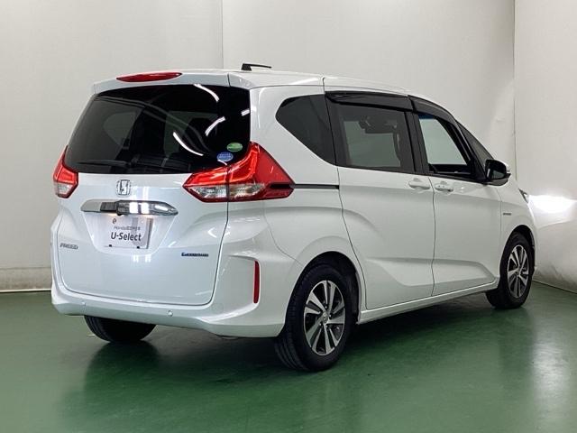 フリードハイブリッド ハイブリッド・Ｇホンダセンシング　ドラレコ　ナビ　Ｒカメラ　ブルートゥース　軽減ブレーキ　キーフリーシステム　記録簿　ＤＶＤ再生可能　ＥＣＯＮ　後カメラ　Ａクルーズ　地デジフルセグＴＶ　ＬＥＤヘッドランプ　シートＨ　横滑防止　ＵＳＢ（9枚目）