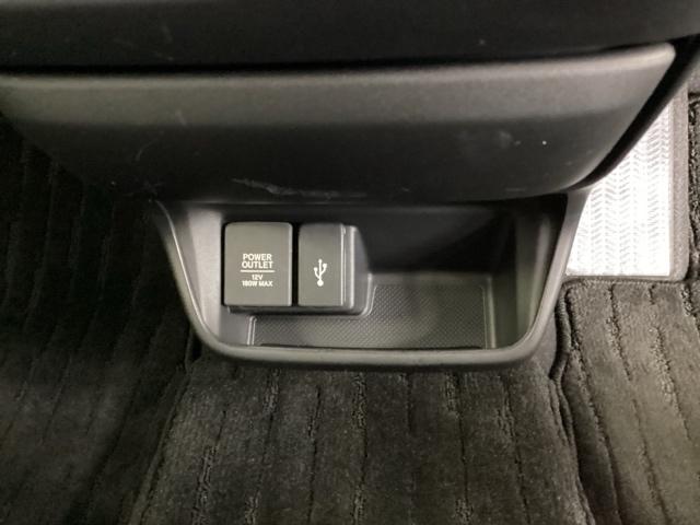 フリードハイブリッド ハイブリッド・Ｇホンダセンシング　ドラレコ　ナビ　Ｒカメラ　ブルートゥース　軽減ブレーキ　キーフリーシステム　記録簿　ＤＶＤ再生可能　ＥＣＯＮ　後カメラ　Ａクルーズ　地デジフルセグＴＶ　ＬＥＤヘッドランプ　シートＨ　横滑防止　ＵＳＢ（17枚目）