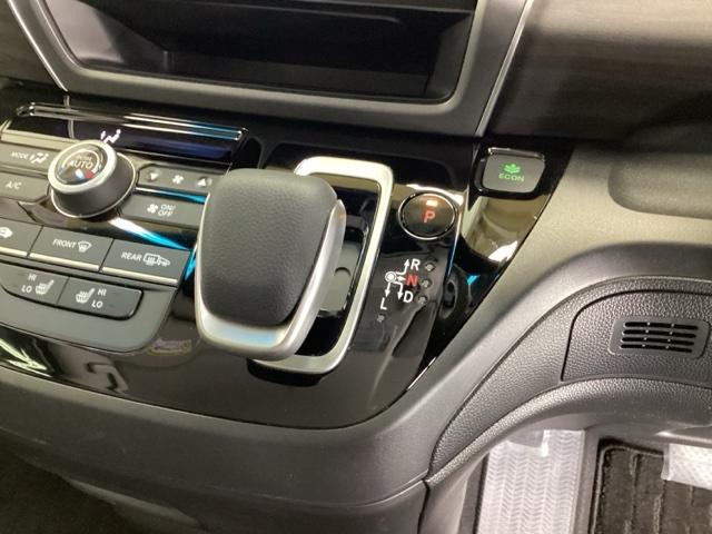 フリードハイブリッド ハイブリッド・Ｇホンダセンシング　ドラレコ　ナビ　Ｒカメラ　ブルートゥース　軽減ブレーキ　キーフリーシステム　記録簿　ＤＶＤ再生可能　ＥＣＯＮ　後カメラ　Ａクルーズ　地デジフルセグＴＶ　ＬＥＤヘッドランプ　シートＨ　横滑防止　ＵＳＢ（20枚目）