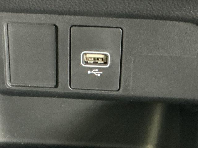 フィット ｅ：ＨＥＶホーム　ドラレコ　ナビ　Ｒカメラ　ブルートゥース　前後誤発進抑制機能　助手席エアバッグ　運転席エアバッグ　アイドリングストップ　ＬＥＤライト　ＵＳＢ接続　バックカメラ　ＡＢＳ　サイドエアバッグ　フルセグＴＶ（19枚目）