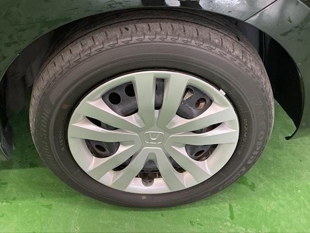 フィット ｅ：ＨＥＶホーム　ドラレコ　ナビ　Ｒカメラ　ブルートゥース　前後誤発進抑制機能　助手席エアバッグ　運転席エアバッグ　アイドリングストップ　ＬＥＤライト　ＵＳＢ接続　バックカメラ　ＡＢＳ　サイドエアバッグ　フルセグＴＶ（29枚目）