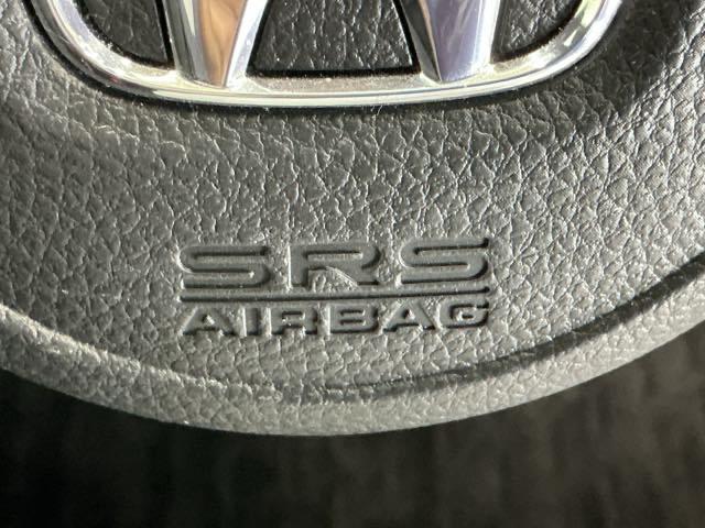 フィット ｅ：ＨＥＶホーム　ドラレコ　ナビ　Ｒカメラ　ブルートゥース　前後誤発進抑制機能　助手席エアバッグ　運転席エアバッグ　アイドリングストップ　ＬＥＤライト　ＵＳＢ接続　バックカメラ　ＡＢＳ　サイドエアバッグ　フルセグＴＶ（48枚目）